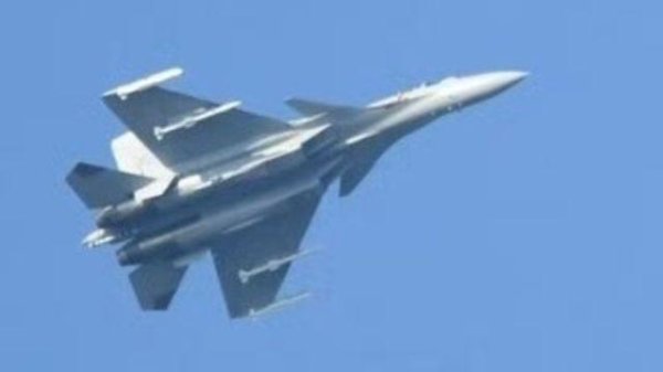 石家庄股票配资网 解放军又一大招升级，歼15挂载PL15，美军F35又要头疼了